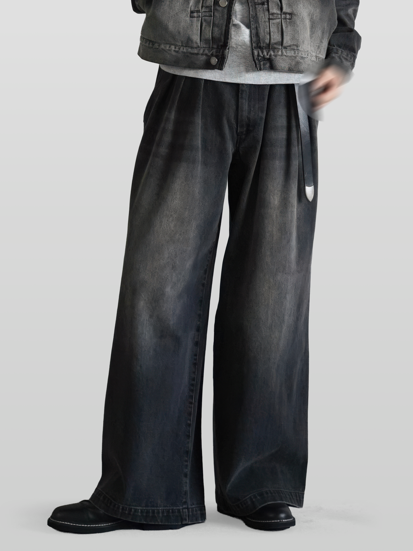 3-Tuck Baggy Denim Jeans