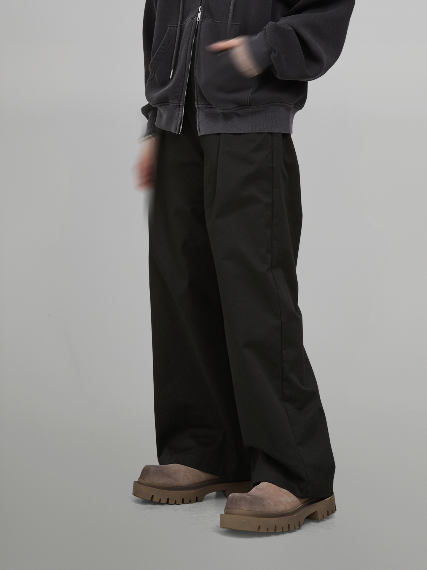 Deep Tuck Straight Wide Pants