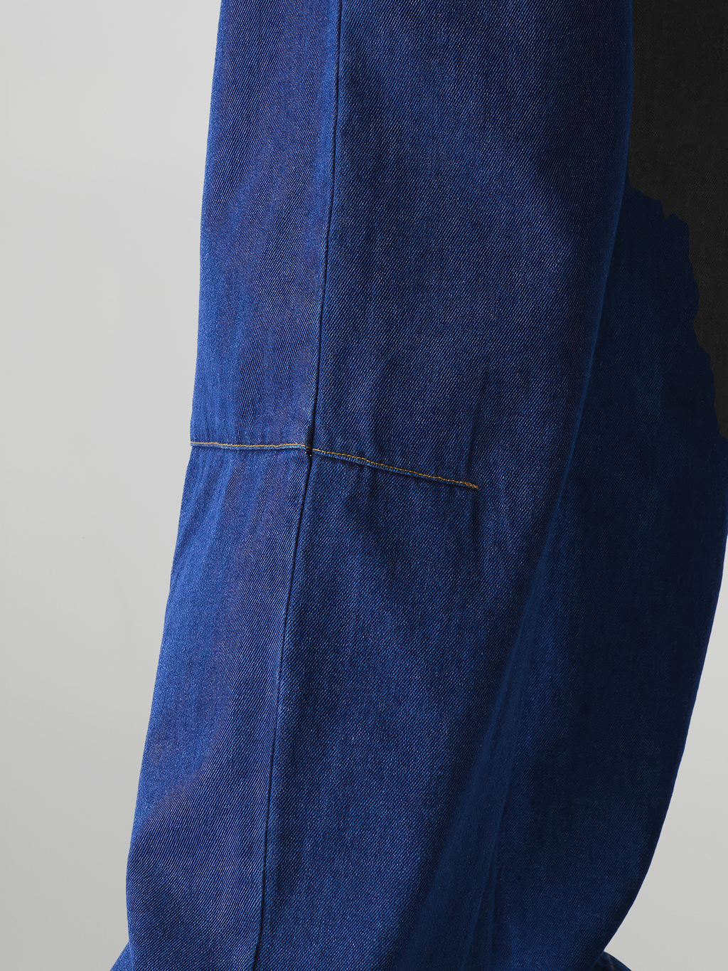 2-Tuck Baggy Denim Jeans