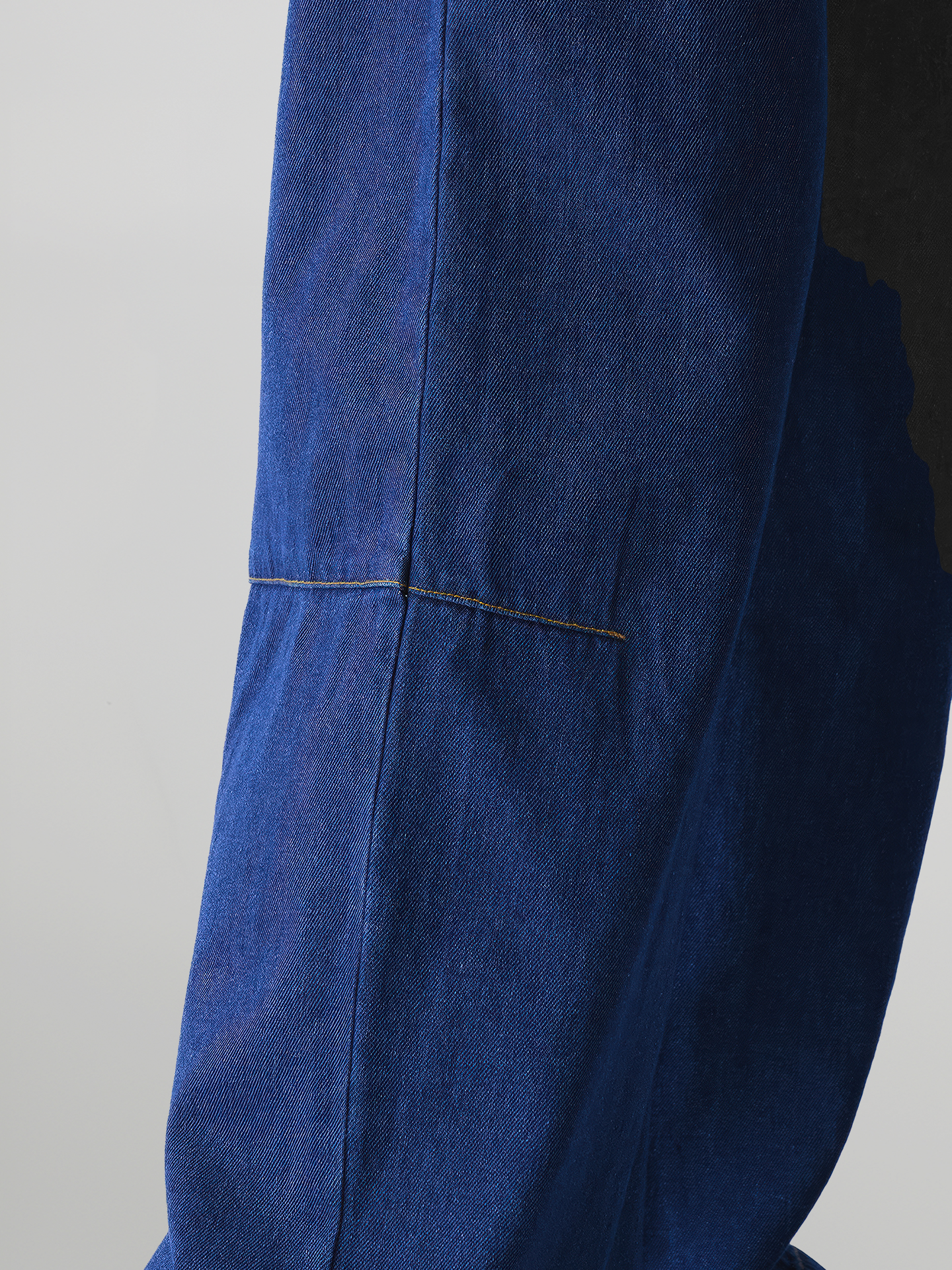 2-Tuck Baggy Denim Jeans