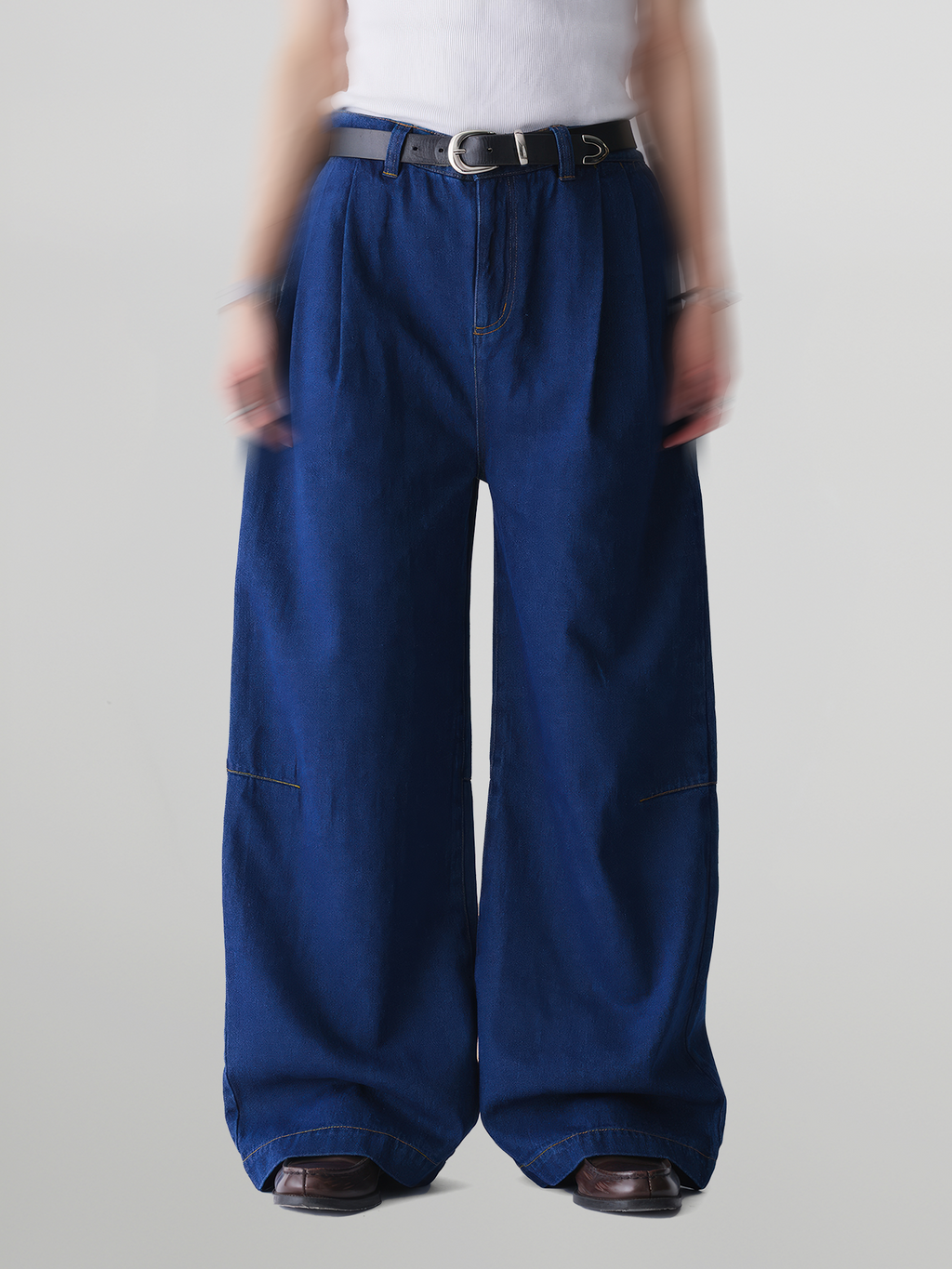 2-Tuck Baggy Denim Jeans