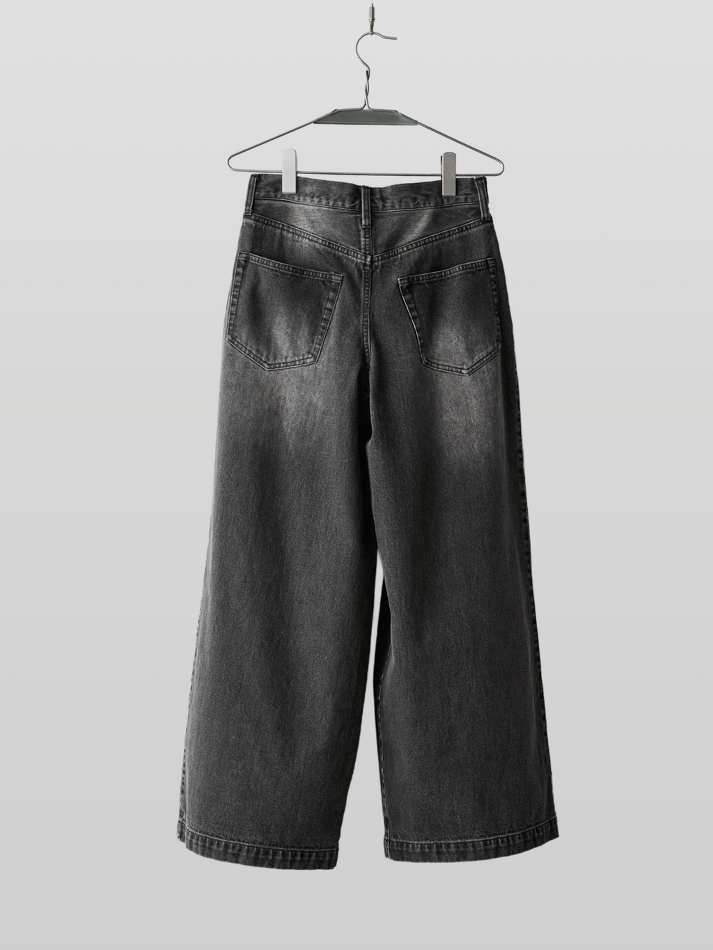 3-Tuck Baggy Denim Jeans