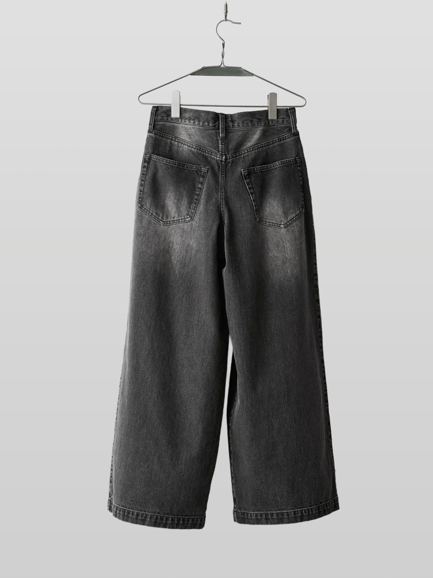 3-Tuck Baggy Denim Jeans