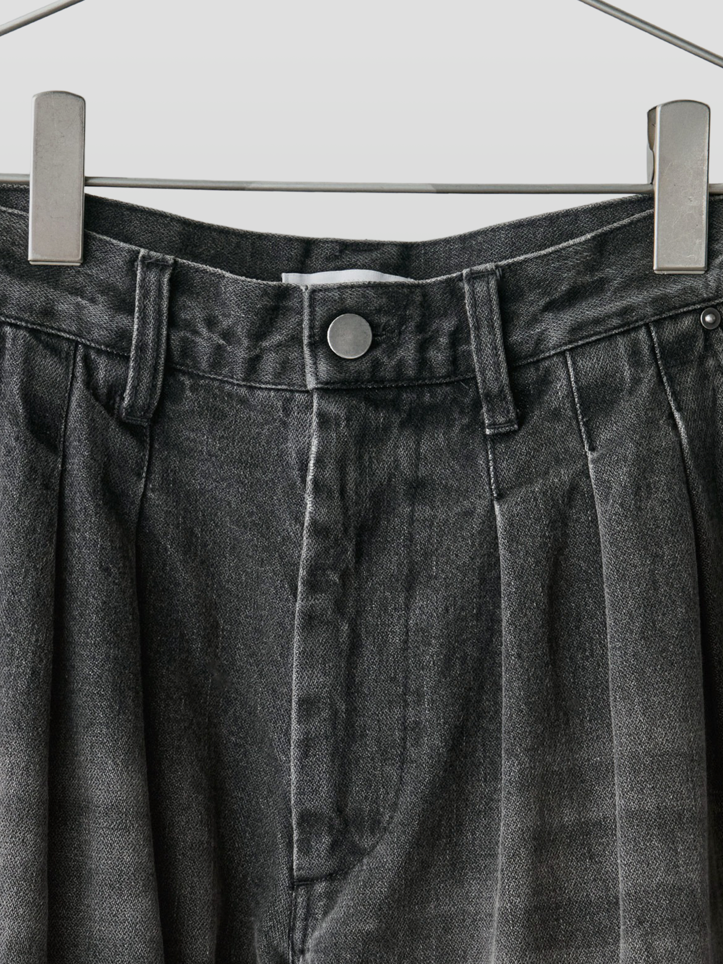 3-Tuck Baggy Denim Jeans