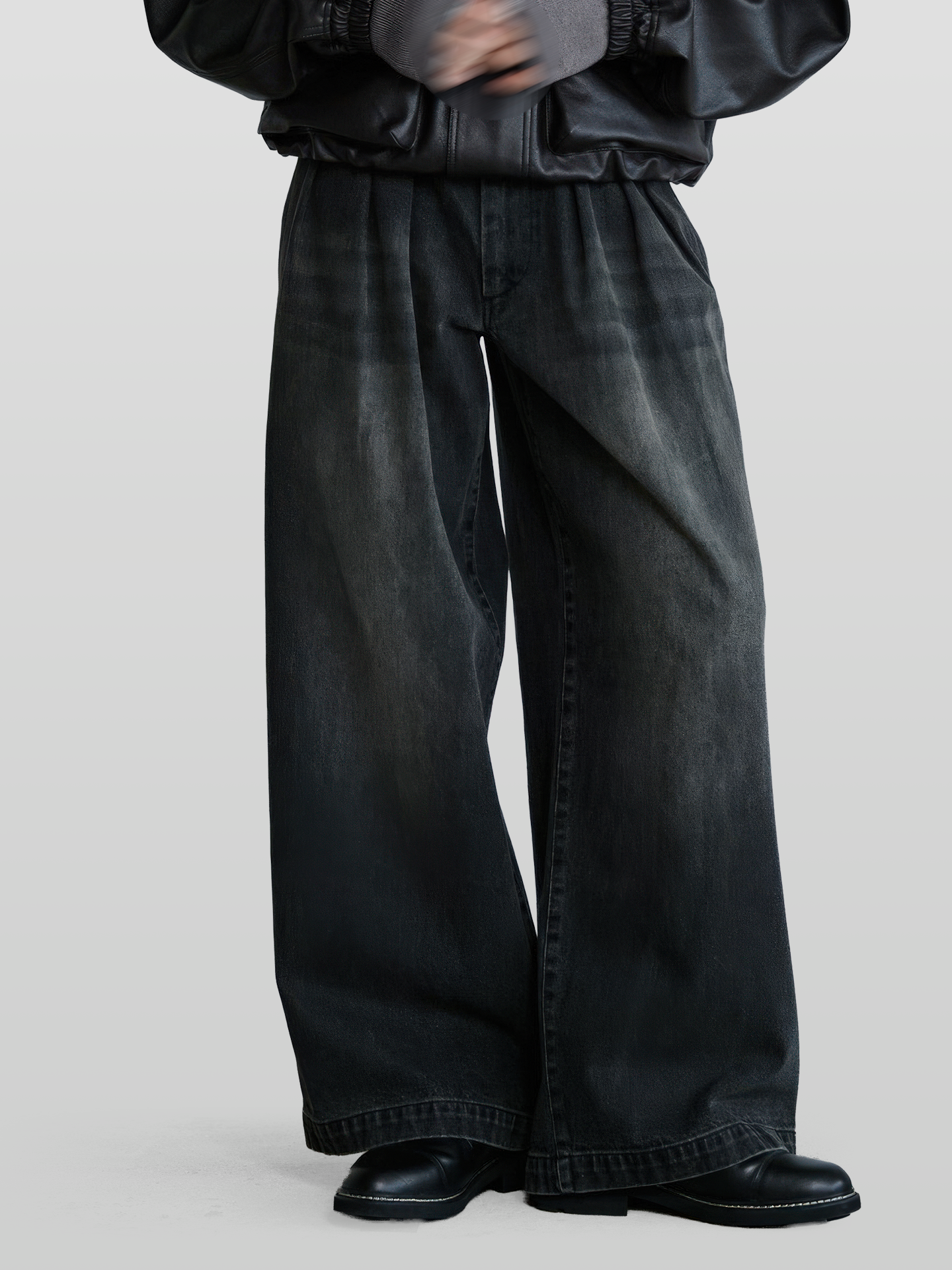 3-Tuck Baggy Denim Jeans
