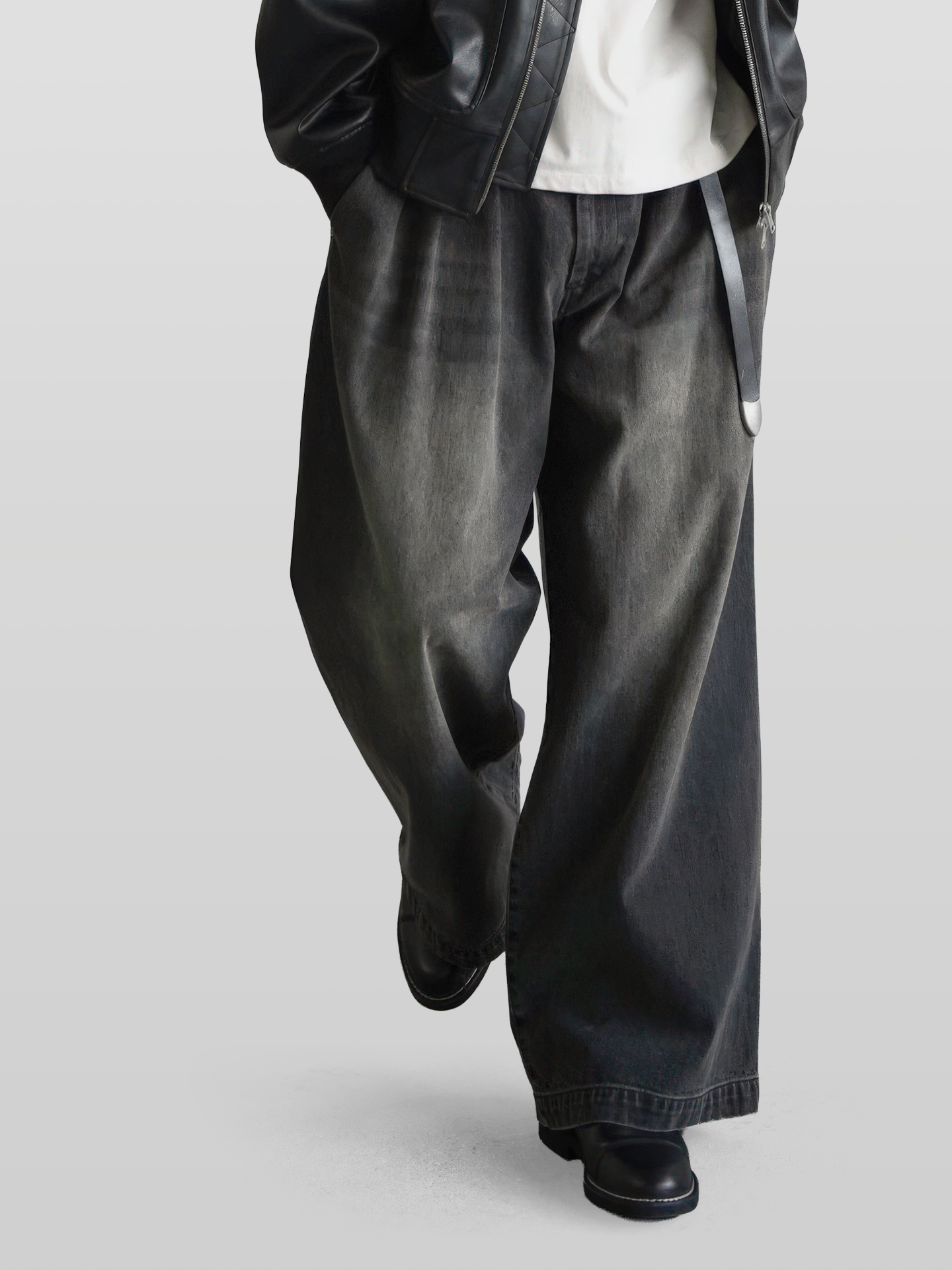 3-Tuck Baggy Denim Jeans