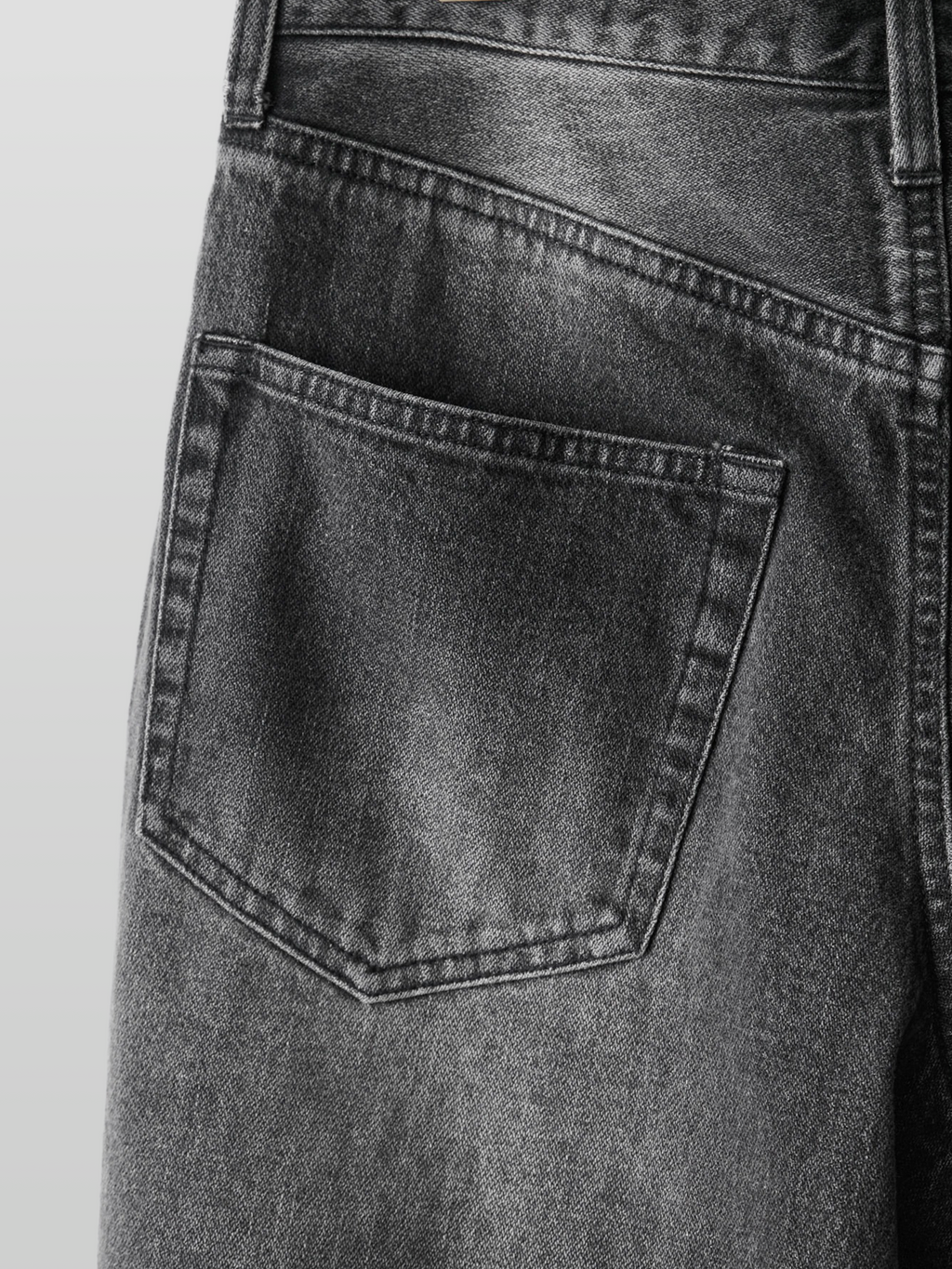 3-Tuck Baggy Denim Jeans