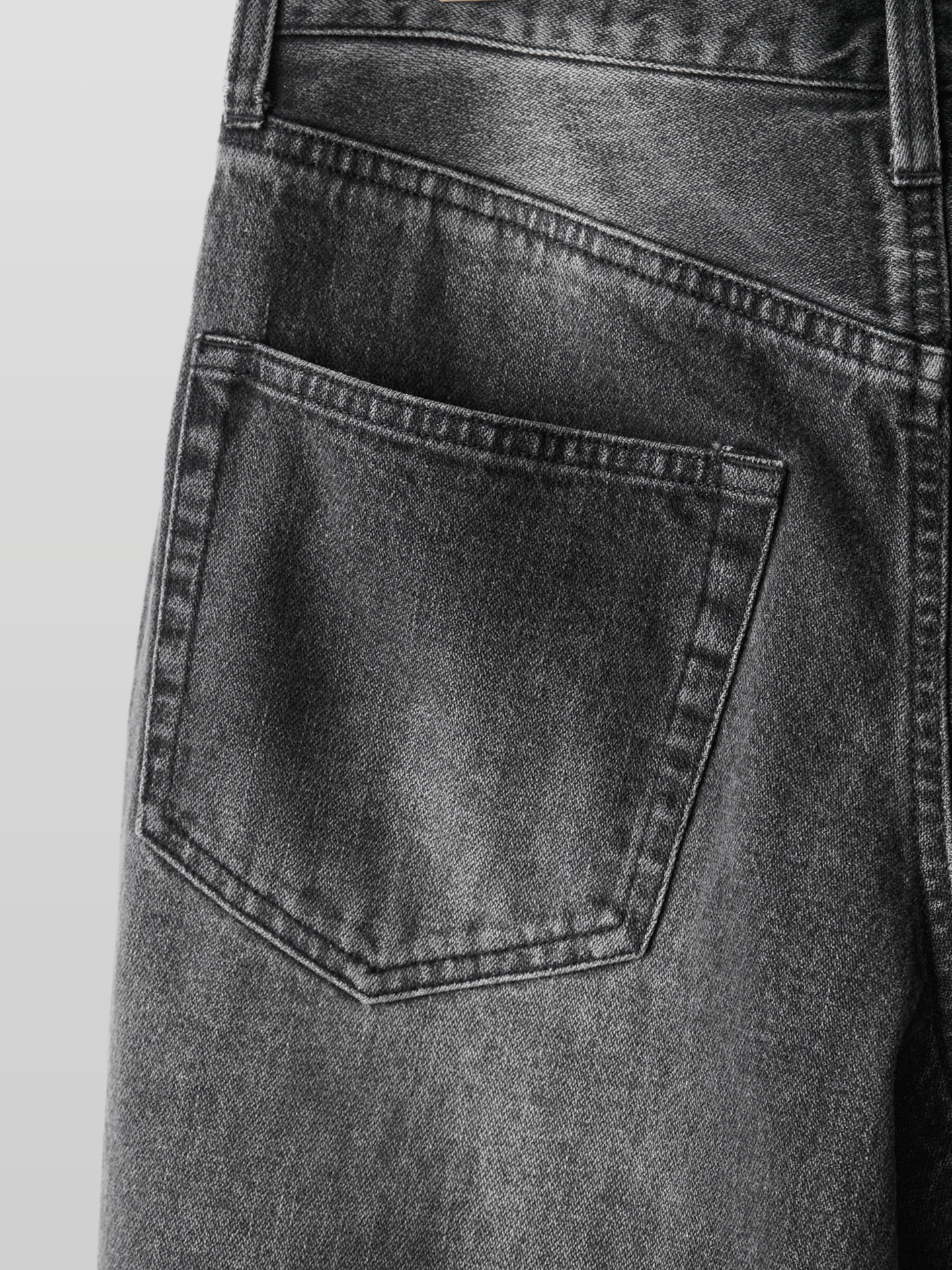 3-Tuck Baggy Denim Jeans