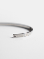 Steel Flat Bangle 3mm Silver – Front view | clean essentials / minimalist | UNPROVEN