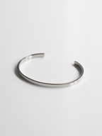Stainless Steel Flat Bangle 3mm silver – Front view | minimalist jewelry / refined detail | UNPROVEN