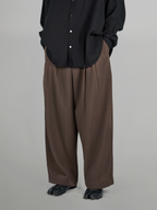 Twill Wide Balloon Pants brown – Detail | wide-leg / pleated / relaxed tailoring | UNPROVEN