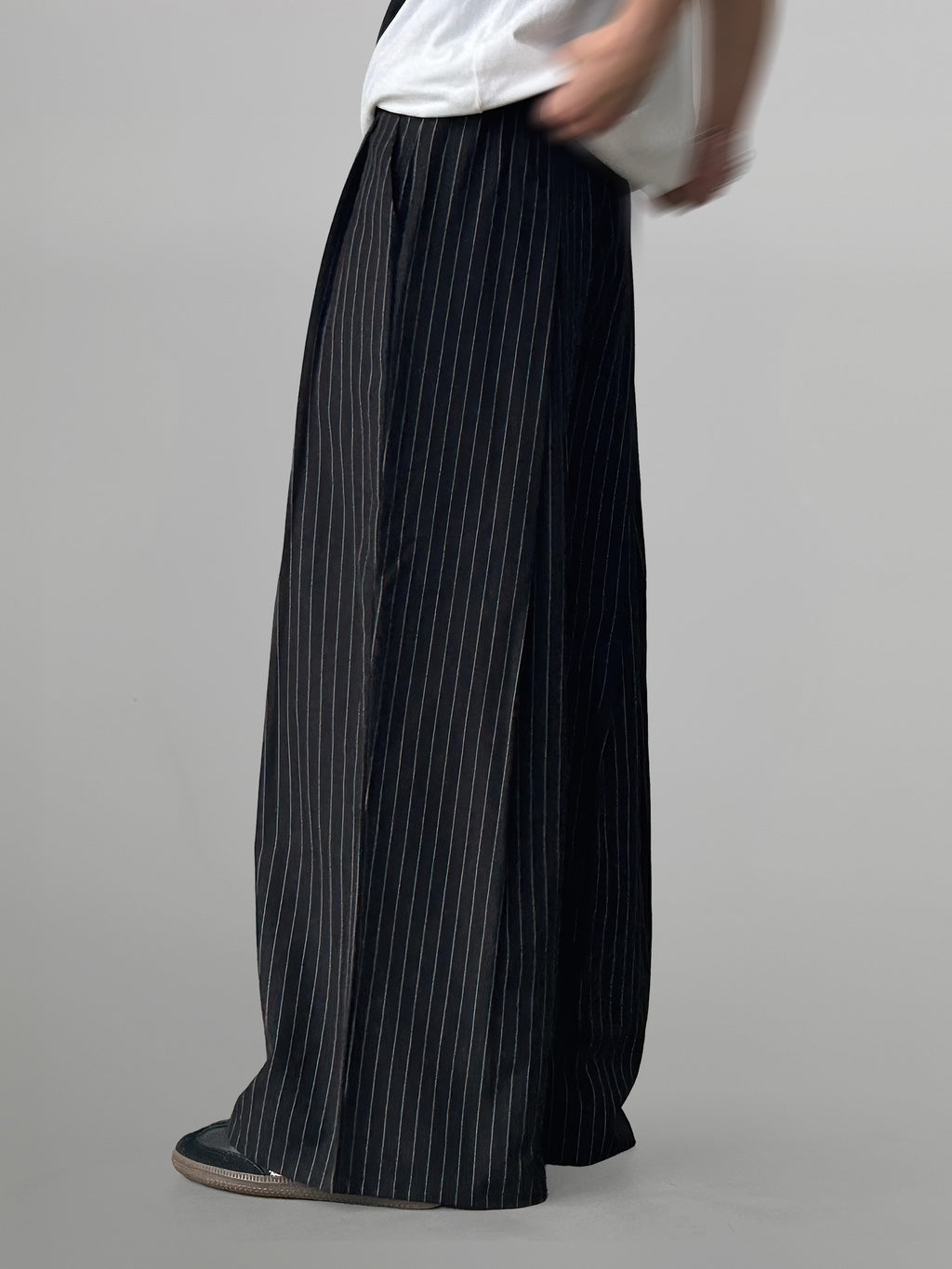 Striped Back Tuck Wide Pants