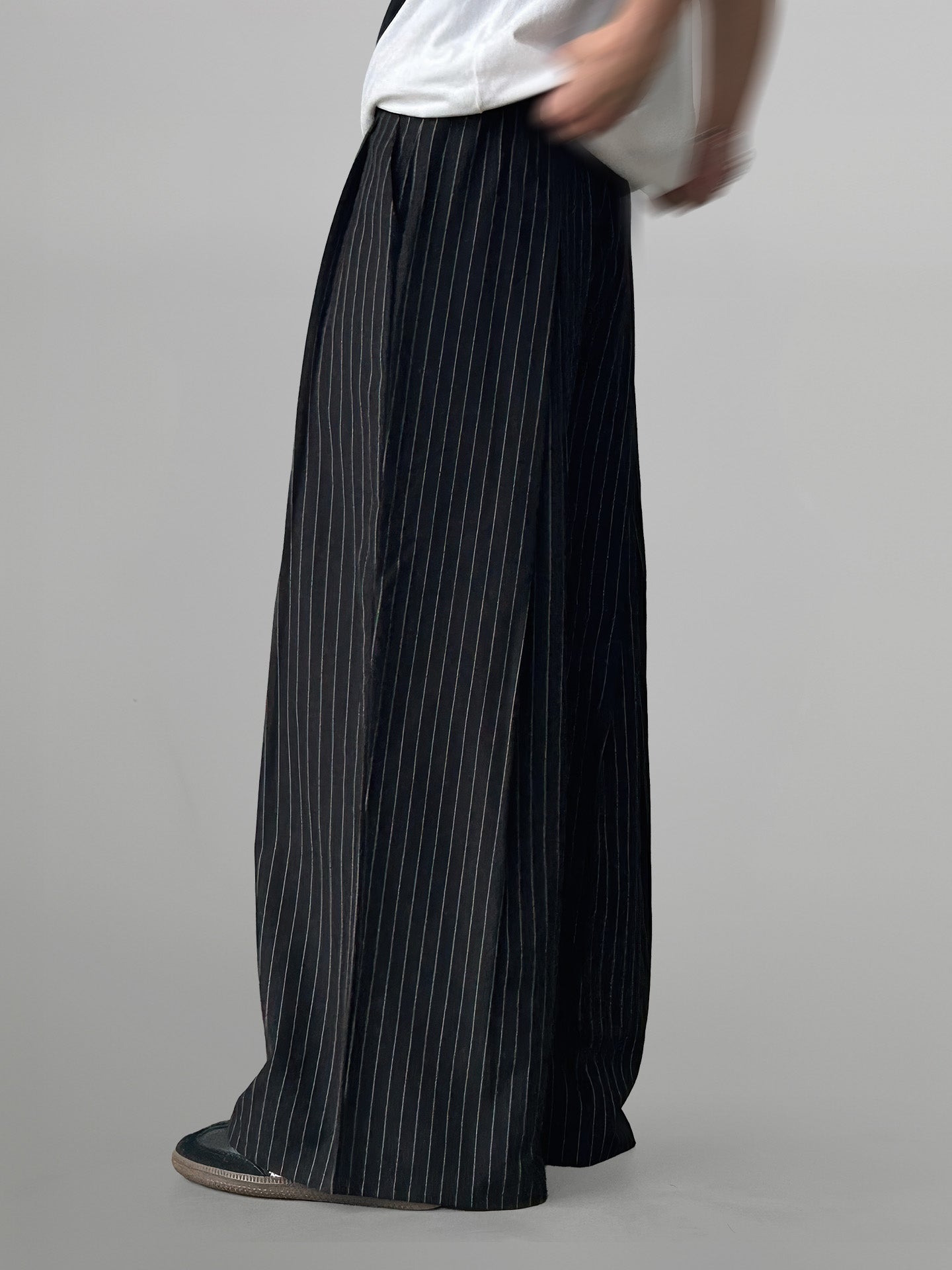 Striped Back Tuck Wide Pants