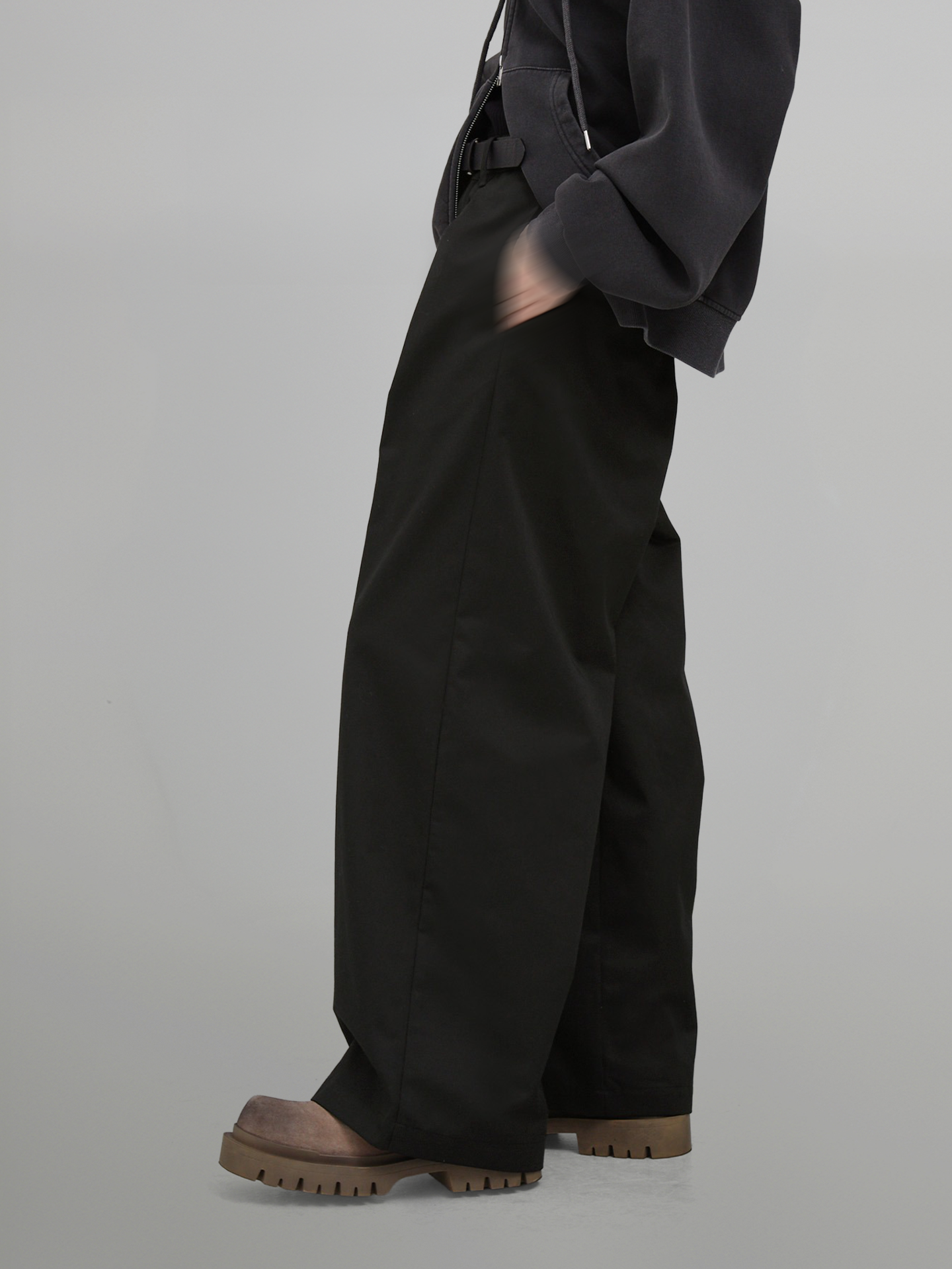 Deep Tuck Straight Wide Pants