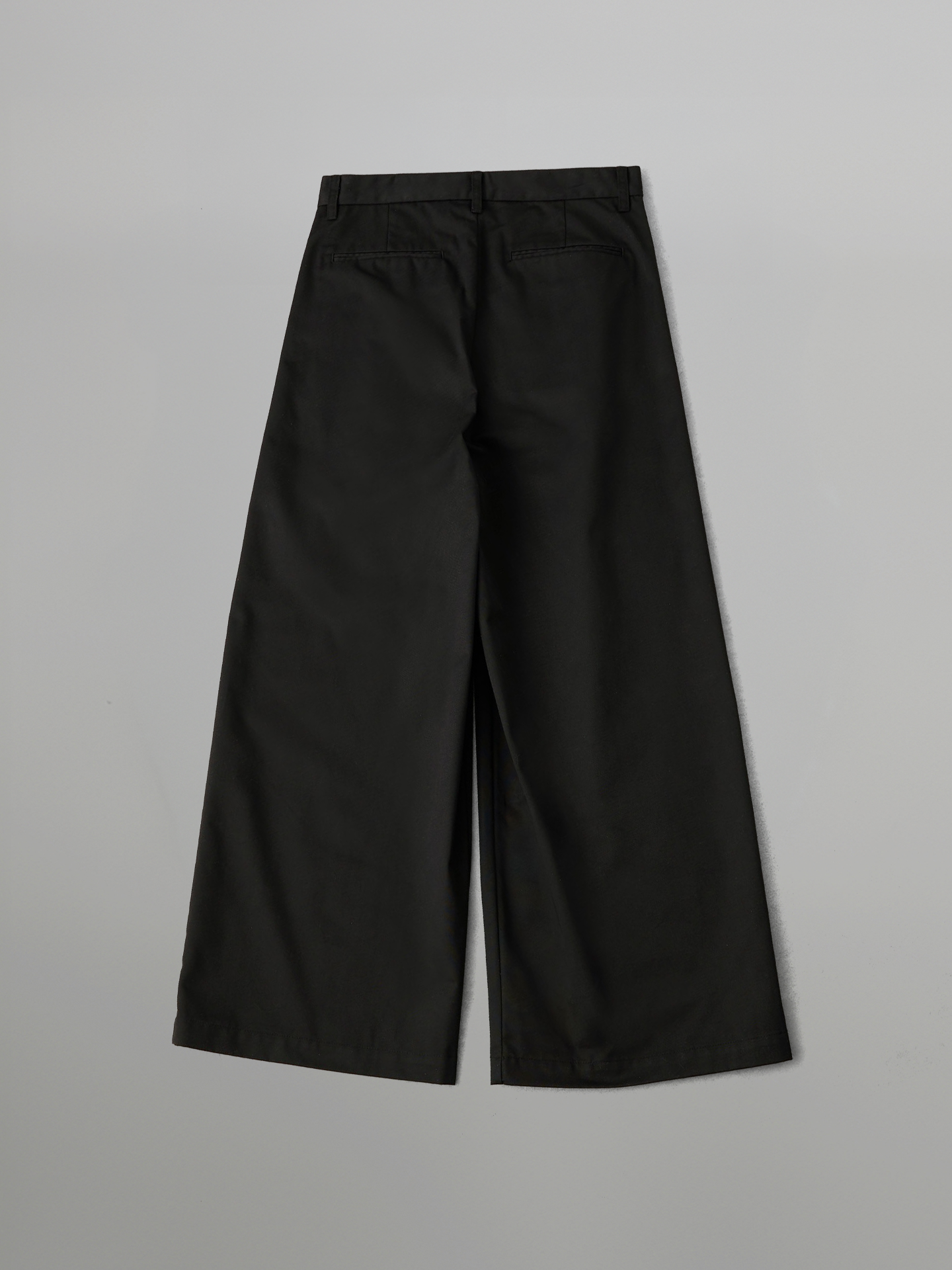 Deep Tuck Straight Wide Pants