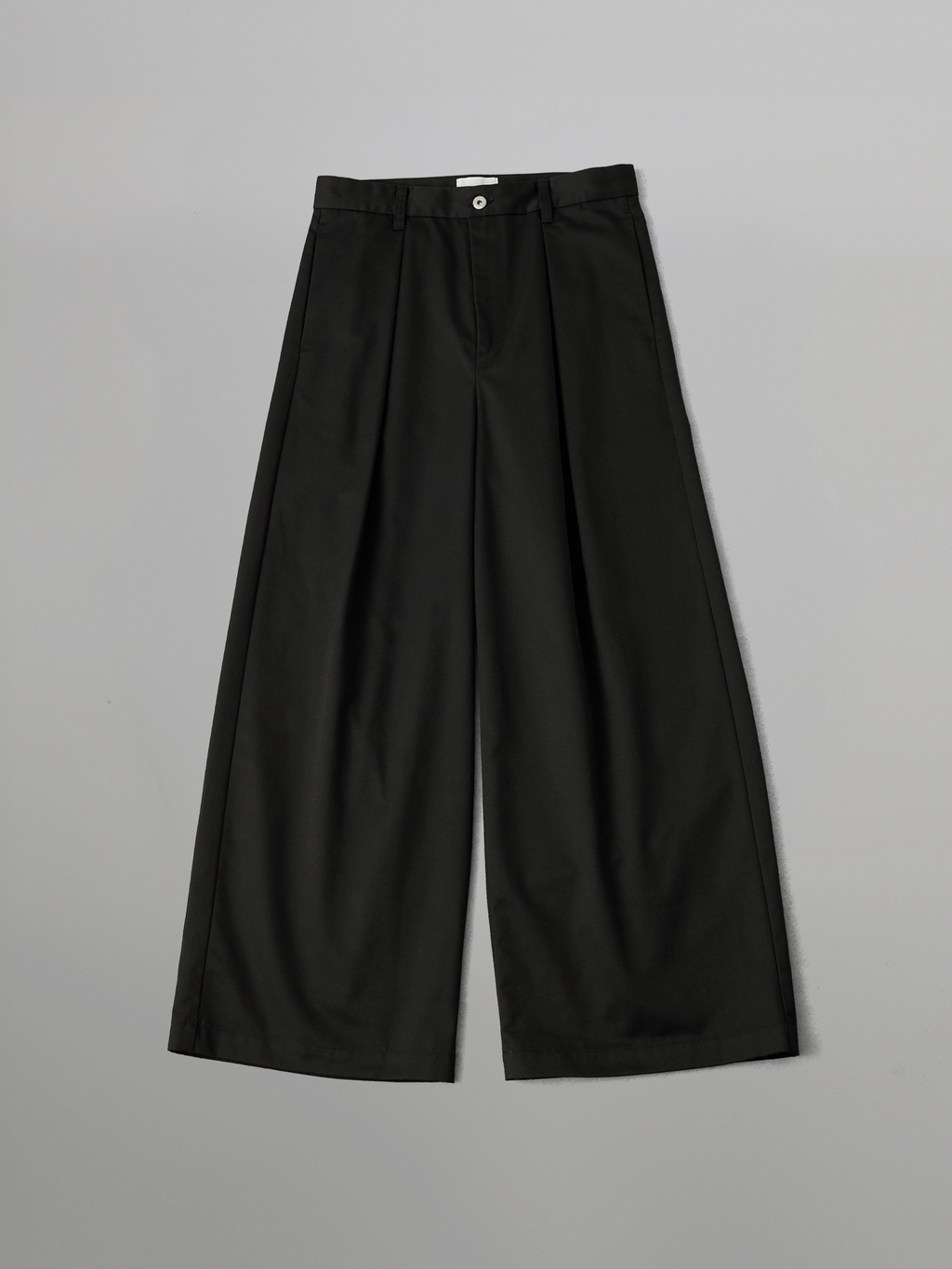 Deep Tuck Straight Wide Pants