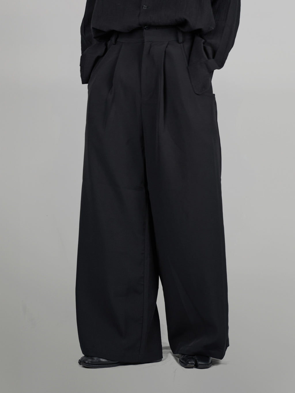 U-Shape Pocket Tailored Wide Pants | UNPROVEN.