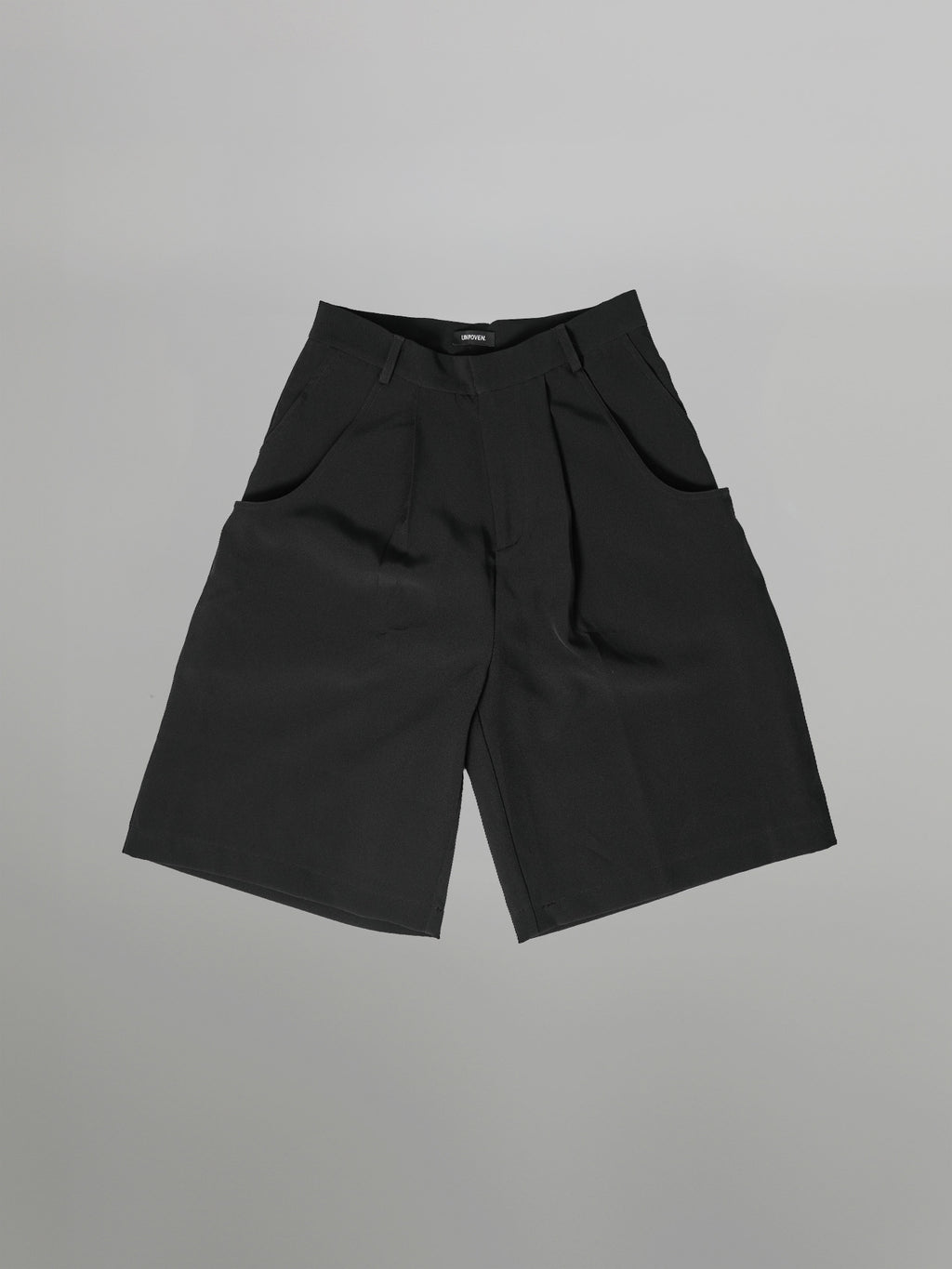 U-Shape Pocket Wide Shorts | UNPROVEN.