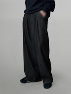 Striped Wide Pants black – Detail | wide-leg / pleated / relaxed tailoring | UNPROVEN