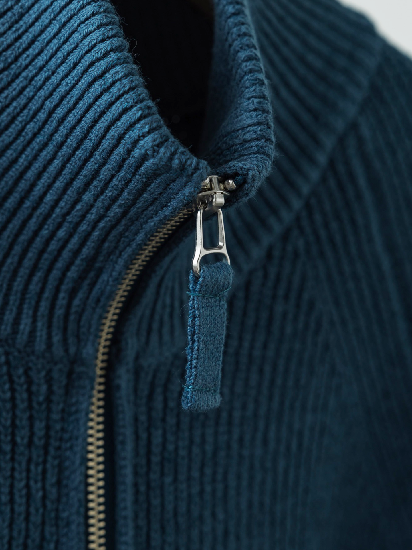 Heavy Weight Knit Zip-up