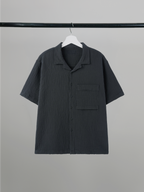 Open Collar Crinkled Short Sleeve Shirt charcoal – Front view | relaxed tailoring / semi-wide fit | UNPROVEN