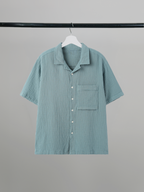Open Collar Crinkled Short Sleeve Shirt turquoise – Front view | relaxed tailoring / semi-wide fit | UNPROVEN