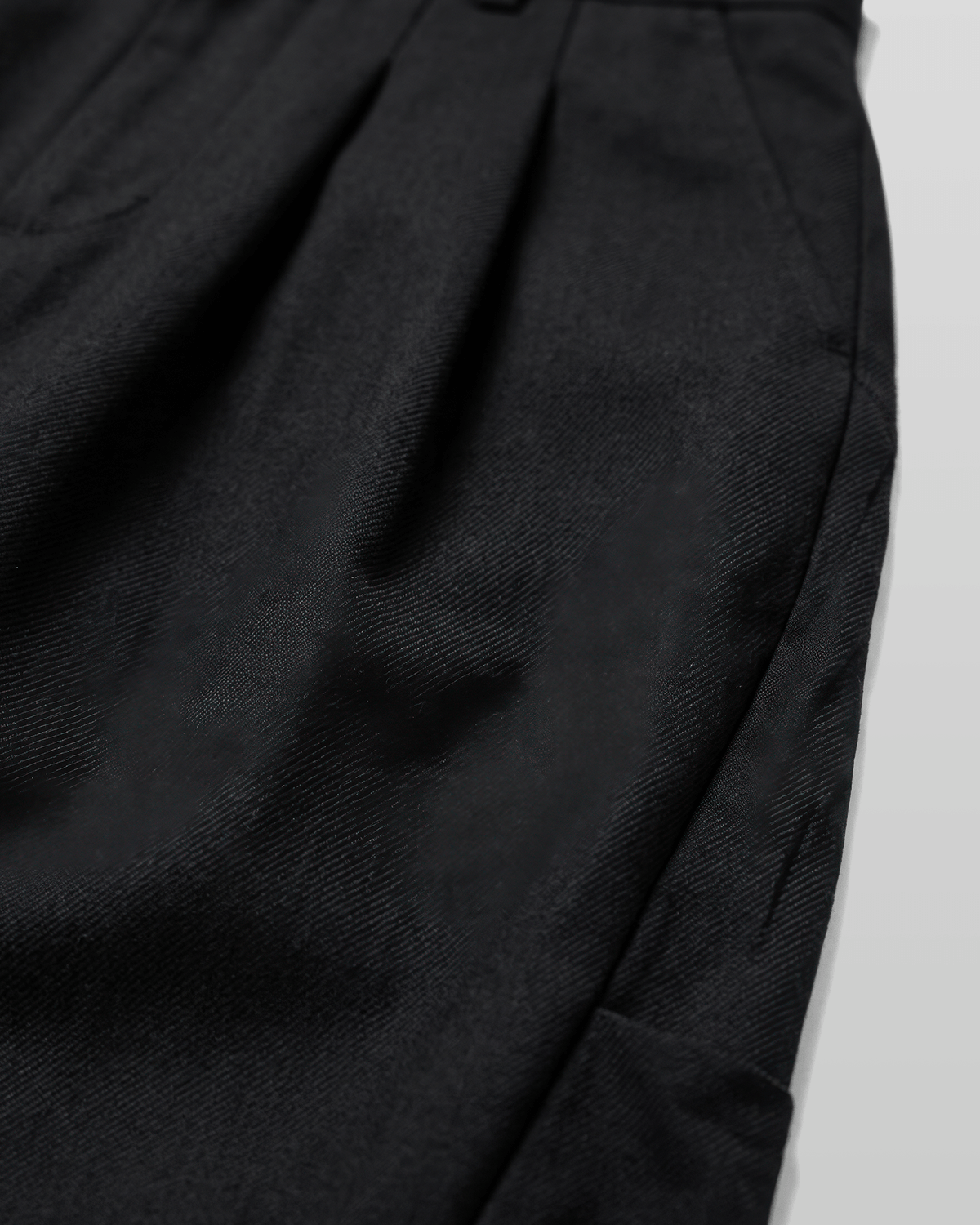 Curved Two-Tuck Side Pants