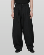 Curved Two-Tuck Side Pants