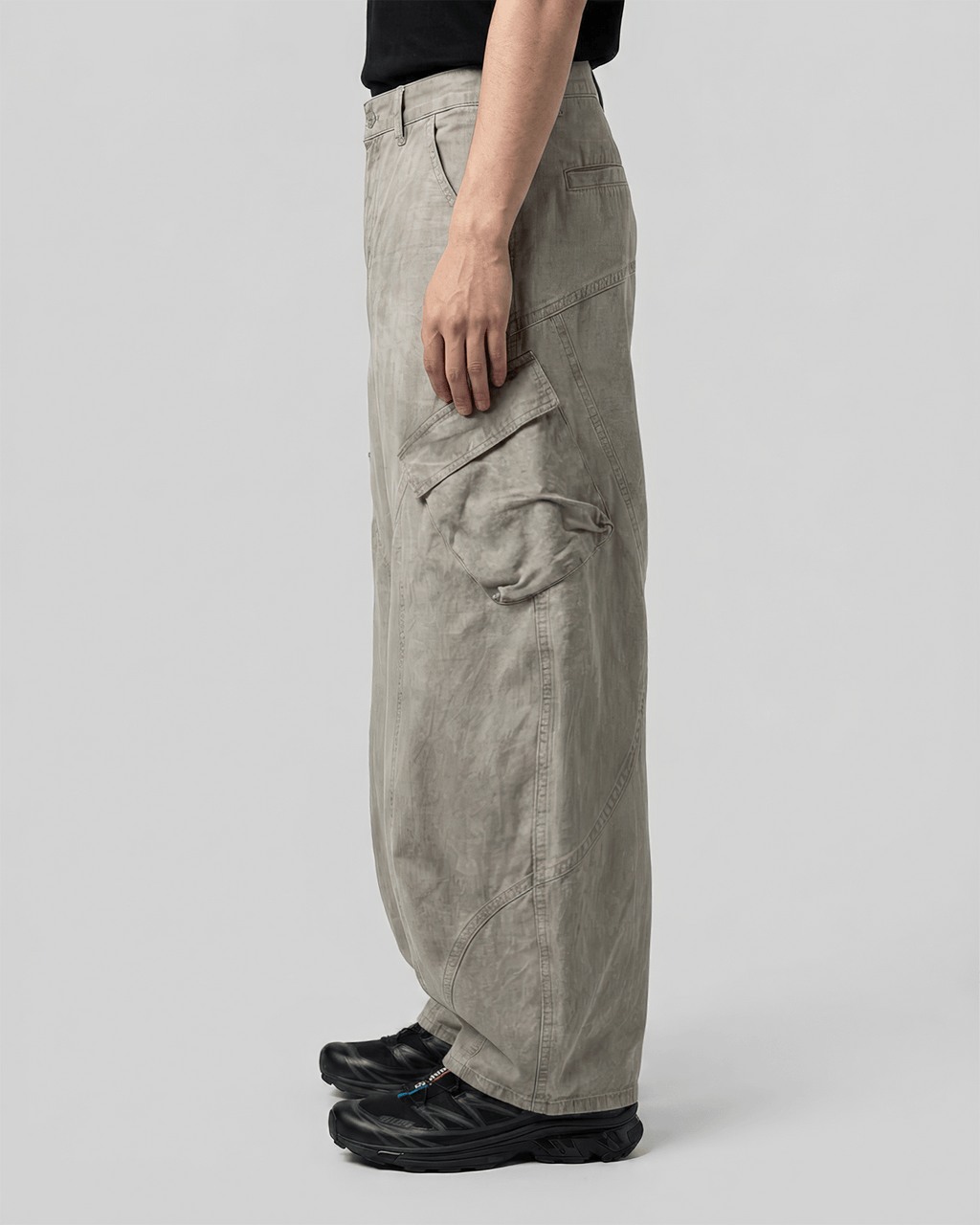Cut-out Pigment Curved Pants