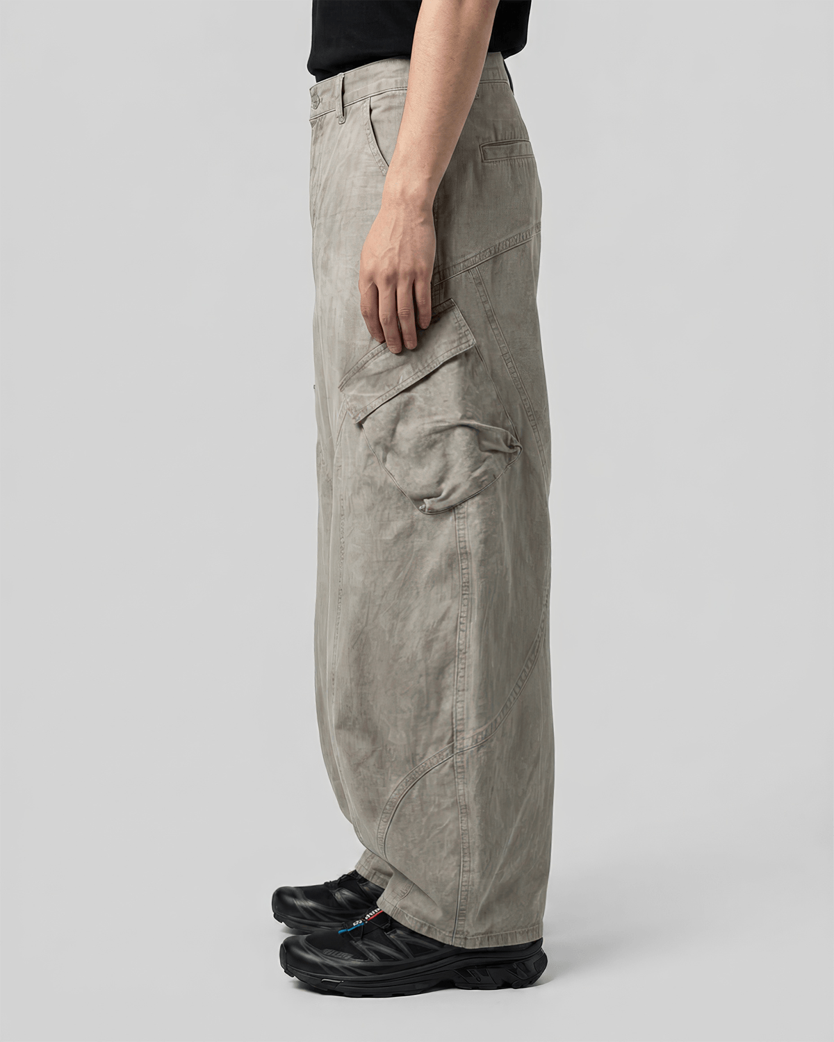 Cut-out Pigment Curved Pants