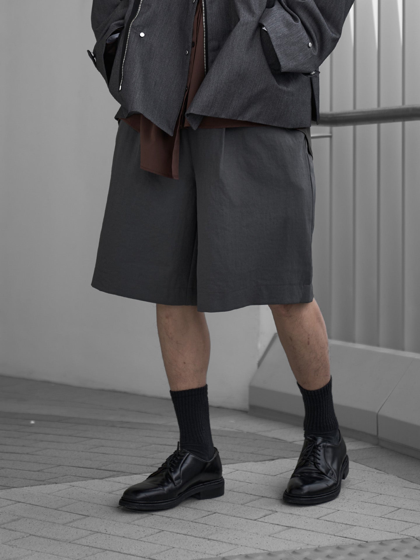 U-Shape Pocket Wide Shorts | UNPROVEN.