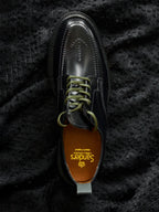 Sanders Military Broad Arrow Apron Derby Shoes 2503B Black – Front view | clean essentials / minimalist | UNPROVEN