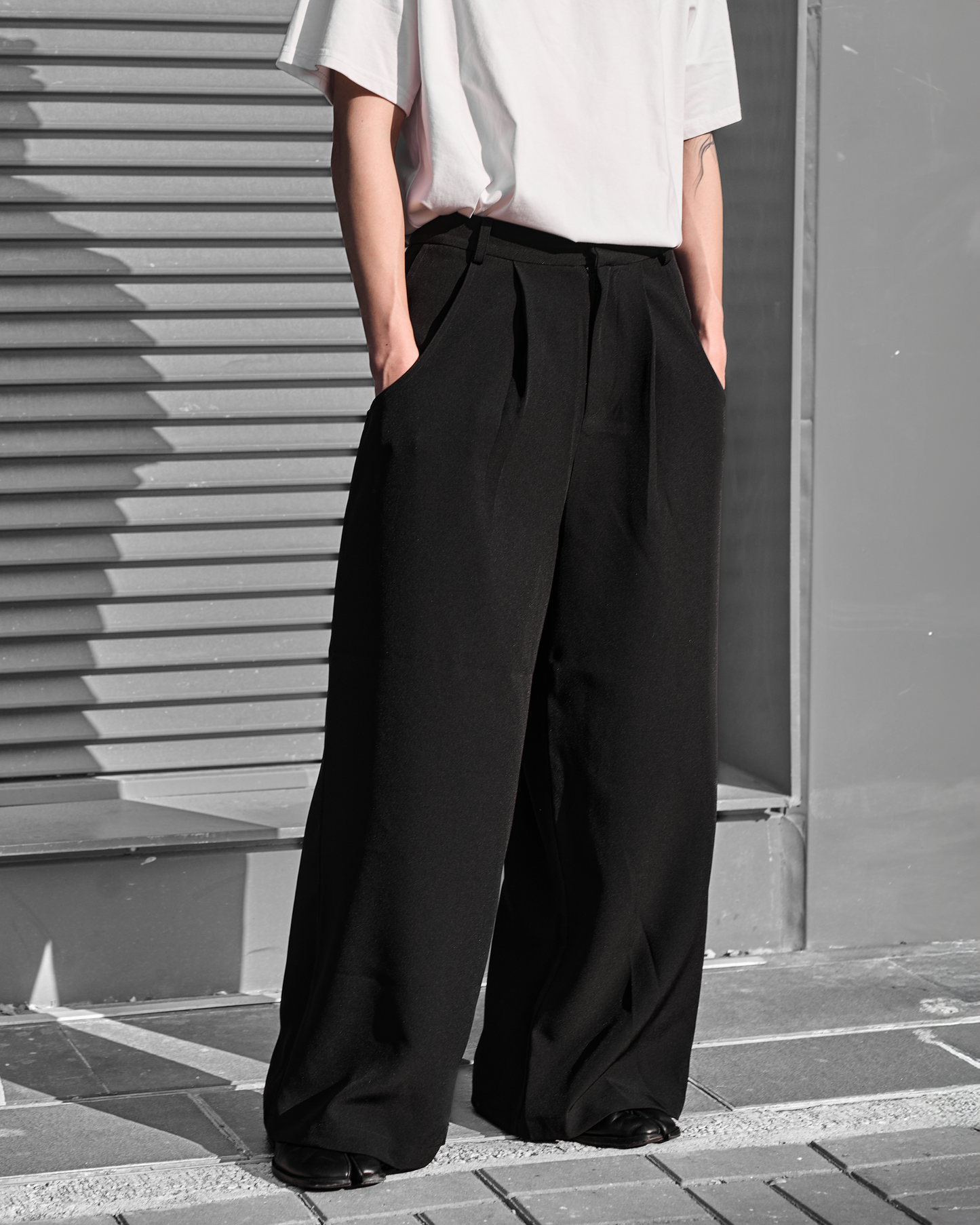 U-Shape Pocket Tailored Wide Pants | UNPROVEN.