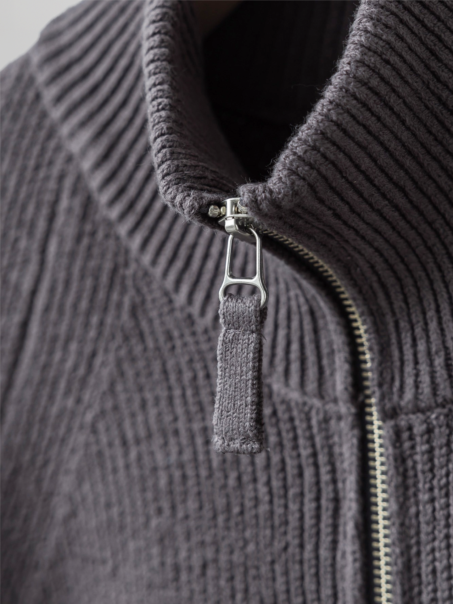 Heavy Weight Knit Zip-up