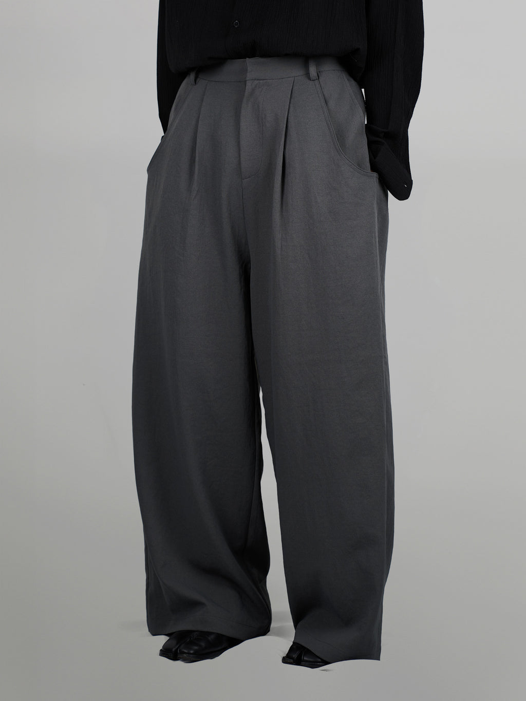 U-Shape Pocket Tailored Wide Pants | UNPROVEN.