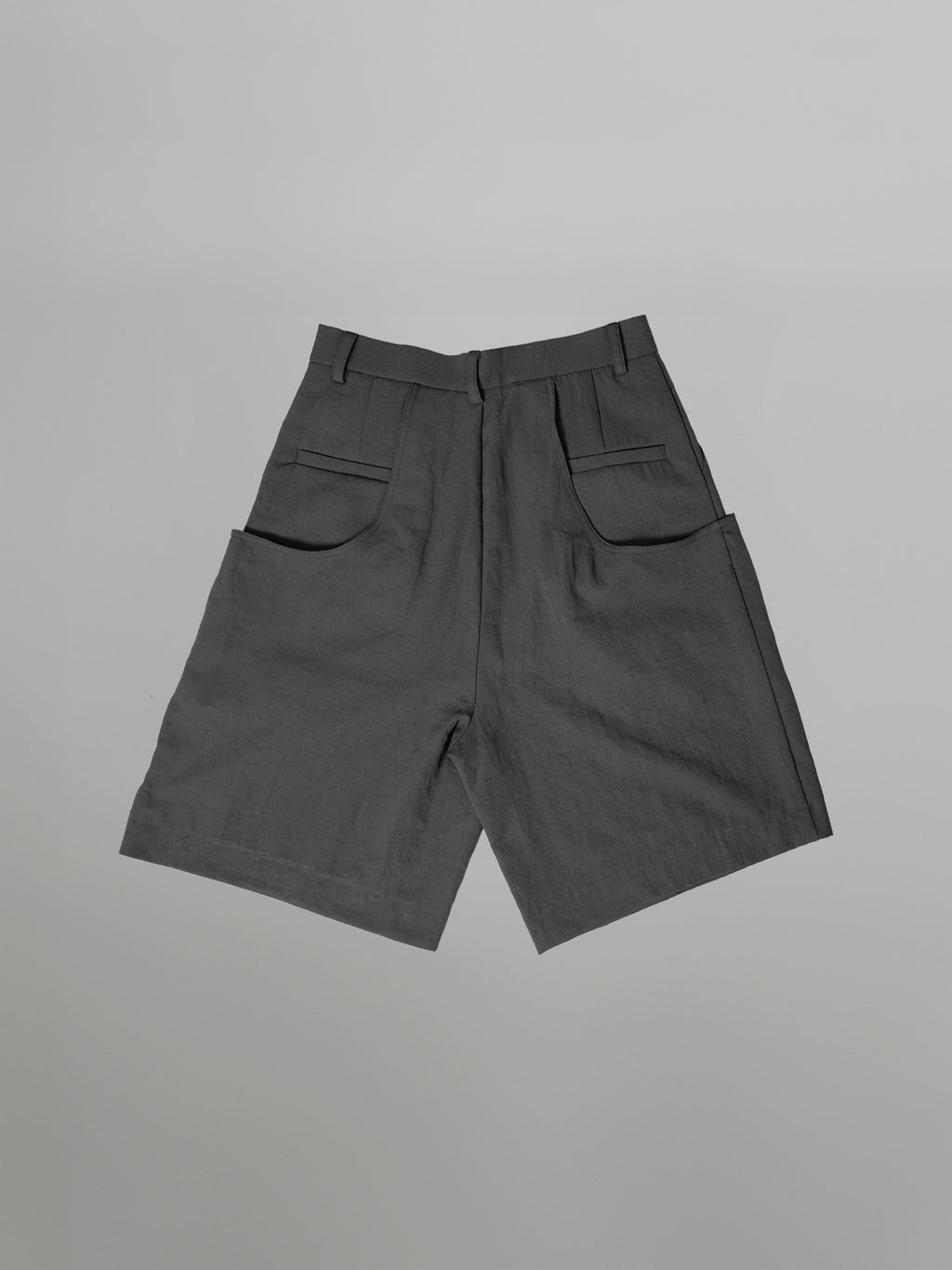 U-Shape Pocket Wide Shorts | UNPROVEN.