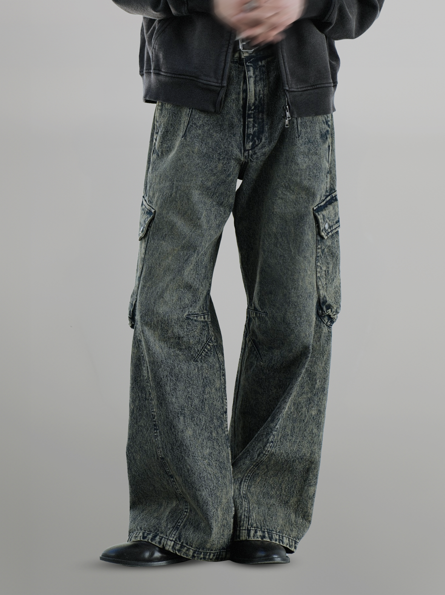 Washed Curved Cargo Denim Jeans