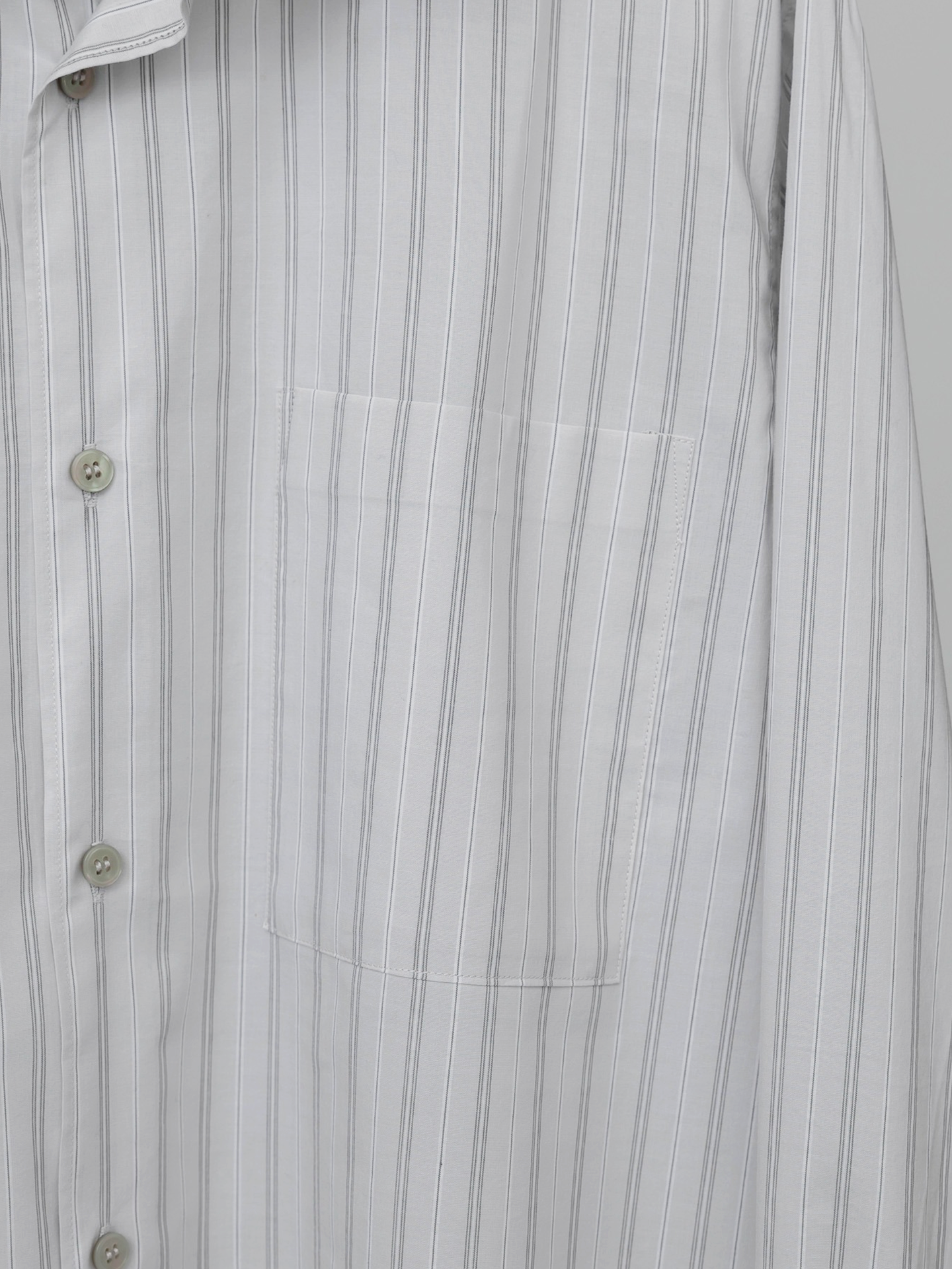 Cut-Off Hem Stripe Shirt