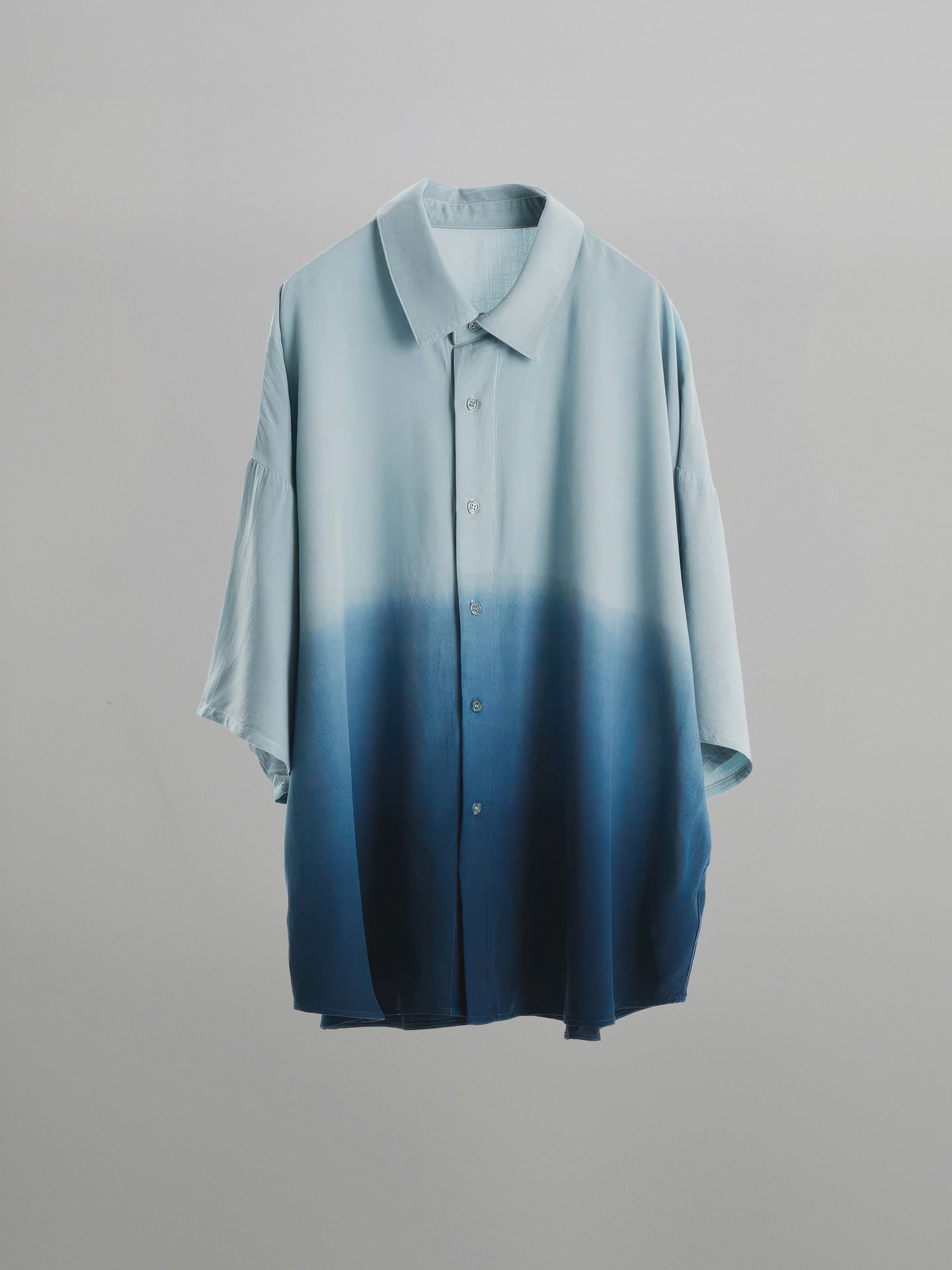 Loose-Fit Gradation Shirt
