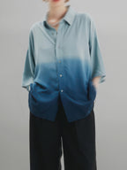 Loose-Fit Gradation Shirt light-blue – Detail | relaxed tailoring / semi-wide fit | UNPROVEN