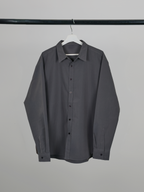 Loose-Fit Shirt charcoal – Front view | relaxed tailoring / semi-wide fit | UNPROVEN