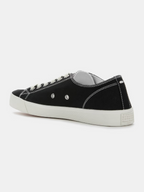 Maison Margiela Tabi Low-Top Sneaker black – Detail | avant-garde / quiet luxury | UNPROVEN