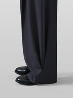 Pleated Wide Pants charcoal – Detail | wide-leg / pleated / relaxed tailoring | UNPROVEN