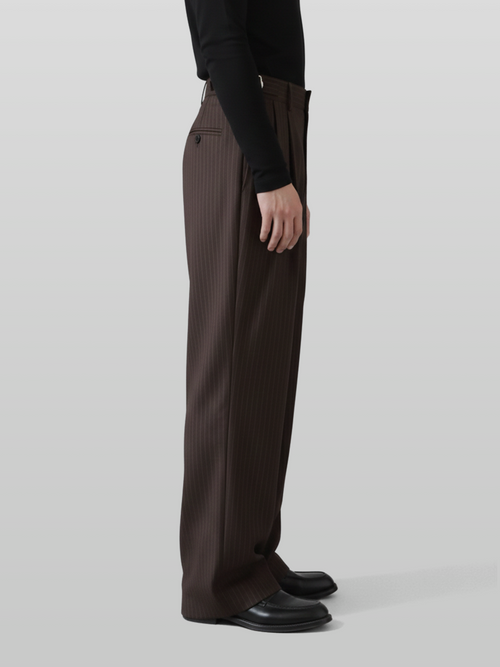 Side-Buckle Striped Pleated Pants brown – Detail | wide-leg / pleated / relaxed tailoring | UNPROVEN