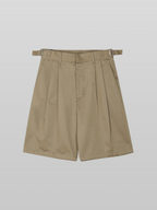 Pleated Shorts Beige front - cleanfit minimal - UNPROVEN