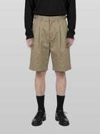 Pleated Shorts Beige front - cleanfit minimal - UNPROVEN