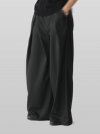 Cross Tuck Striped Wide Pants black – Detail | wide-leg / pleated / relaxed tailoring | UNPROVEN