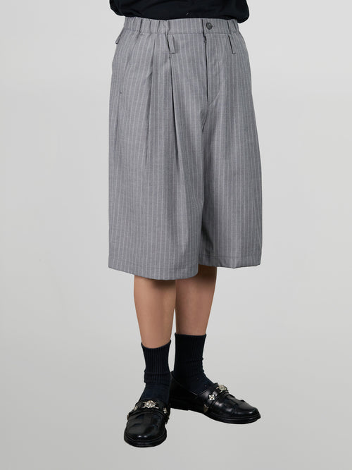 Striped Wide Shorts light-gray – Front view | relaxed shorts / wide-leg shorts | UNPROVEN
