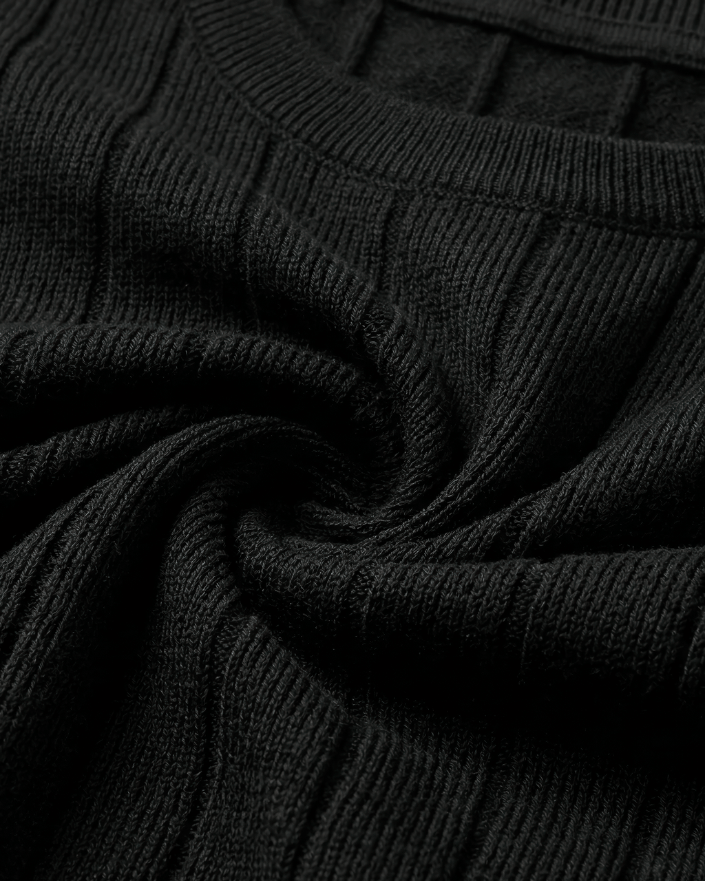 Venice Round Knit Short-Sleeve T-Shirt
