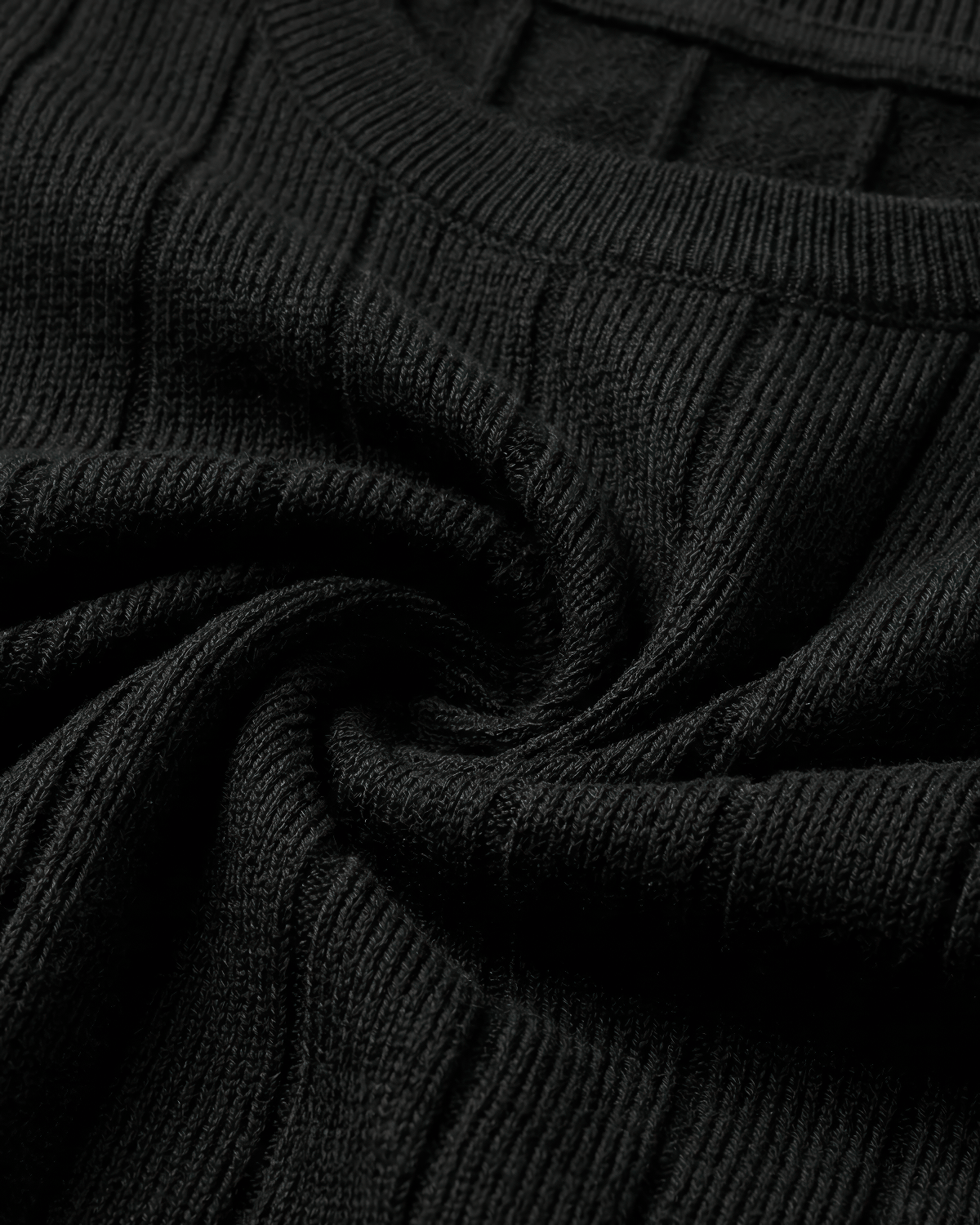 Venice Round Knit Short-Sleeve T-Shirt